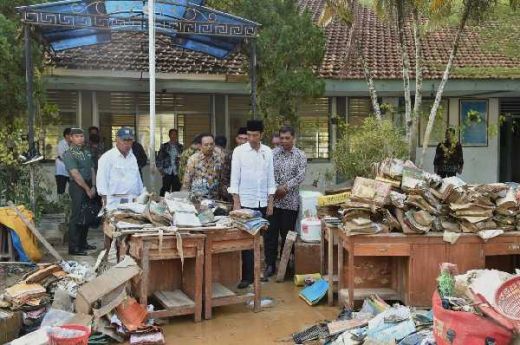 Sambangi Jatim dan Yogyakarta, Presiden Pastikan Penanggulangan Bencana Tertangani dengan Baik