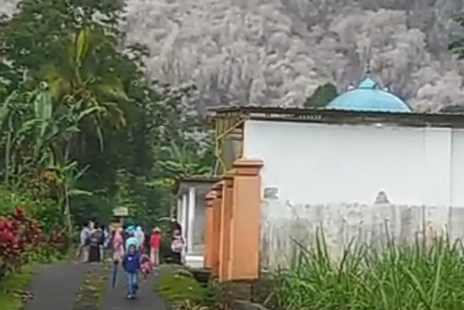 BHS Dorong Erupsi Semeru Ditetapkan sebagai Bencana Nasional