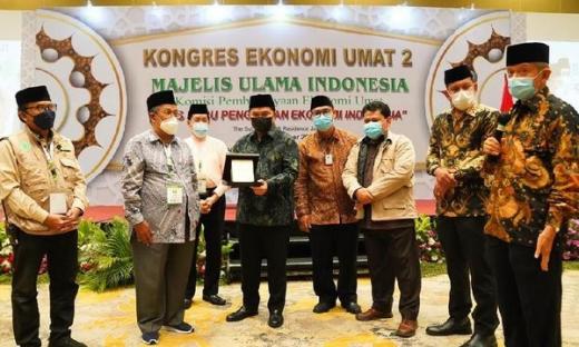 Erick Thohir Terima Apresiasi Penggerak Ekonomi Syariah dari MUI