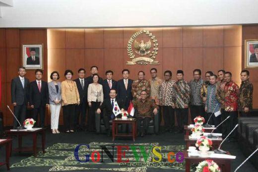 Parlemen Korsel Mirip dengan Indonesia, Zulkifli Hasan: Meski Saat Itu Krisis, TKI Kita Tak Dipulangkan