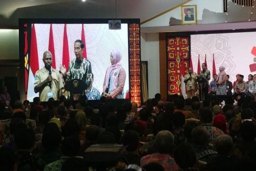 Tanya Kondisi Jalan, Jokowi: Sudah Mulus Belum? Kadis Pendidikan di Papua Ini Jawab Belum Pak...