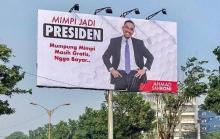 Kisah Ahmad Sahroni, Ojek Payung Jadi Pengusaha Properti yang Mimpi Jadi Presiden