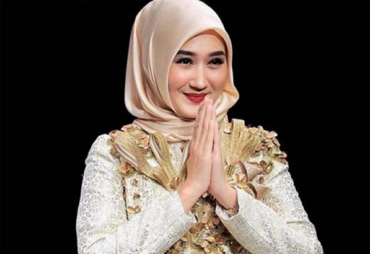 Desainer Busana Muslim Dian Pelangi Prediksi Warna Coffeetone akan Ngetred, Ini Penjelasannya...