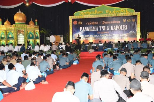 Gubernur AAL Buka Puasa Bersama Panglima TNI dan Kapolri