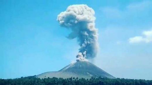 Gunung Anak Krakatau Meletus 56 Kali, Status Tetap Waspada