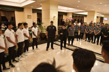 Dampingi Ketua Umum PSSI, Menpora Dito Beri Semangat Pemain Timnas U-17