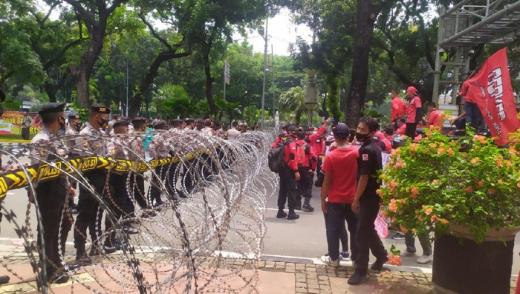 Dicegat ke Istana, KSBI: UU Cipta Kerja Degradasi Hak-hak Buruh