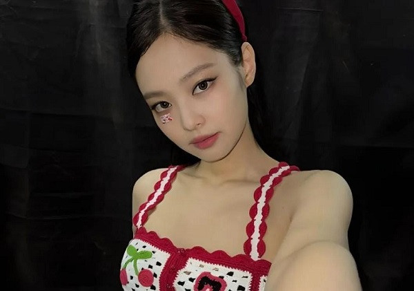 Jennie BLACKPINK Dominasi Tangga Lagu iTunes dengan Single Terbaru Mantra