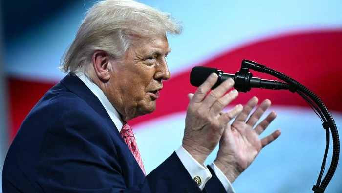 Kampanye di Tennessee, Donald Trump Wacanakan Ubah Nama Samudra Atlantik Jadi Samudra Trump