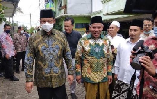 Kunjungi Ketua PWNU Jatim, Anies Dikenalkan sebagai Calon Presiden