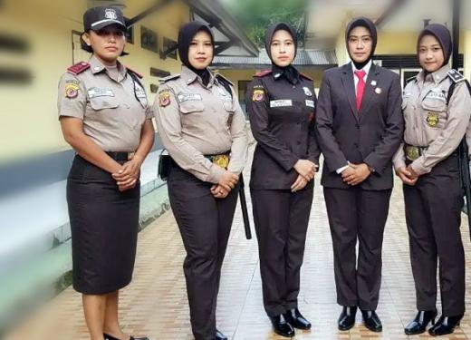 Seragam Satpam Bakal Diubah Lagi Jadi Warna Krem Agar Tak Mirip Polisi