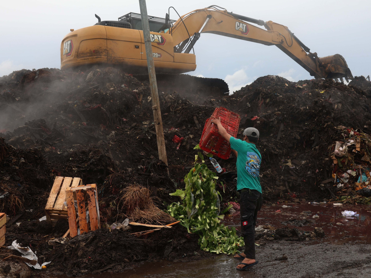 Sudin LH Klaim Sampah di Pasar Induk Kramat Jati Sudah Terkendali