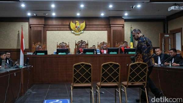 Vonis Empat Tahun Kurungan Jerat Mantan Konsultan Nadiem Makarim