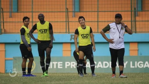 Rahmad Darmawan Tetap Waspadai Pemain Persib Bandung