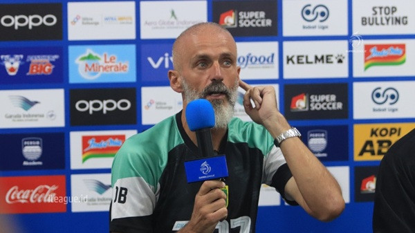 Akui Keunggulan Persib, Eduardo Perez Puji Semangat Juang Persebaya