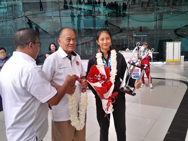 Apresisasi Atlet Kickboxing Sukses di Kejuaraan Dunia 2025, Ngatino Ingatkan Tantangan Berat di SEA Games Thailand 2025
