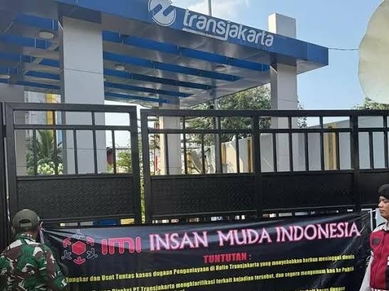 Tindak Lanjut Layanan Pengaduan Warga Buruk, Transjakarta Disorot