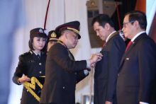 Selain MenPUPR, Menteri Asman Juga Dianugerahi Bintang Bhayangkara Utama