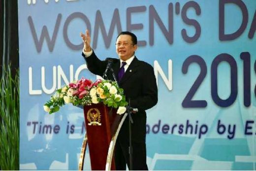 Miliki Anggota Perempuan Terbanyak se Indonesia, DPR Berikan Penghargaan ke DPRD Provinsi Riau