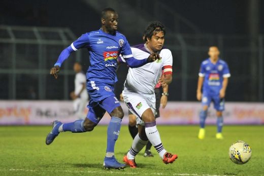 Wow ... Arema FC Bantai Persita Tangerang