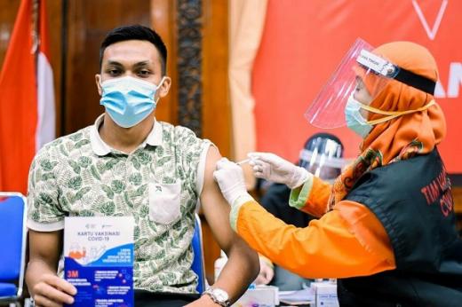 Jalani Vaksin Tahap Kedua, Rachmat Irianto: Tak Ada Efek Samping