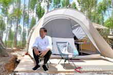 Ini Foto Presiden di Tenda Kemahnya di Kalimantan, Apa yang Menarik Perhatian?