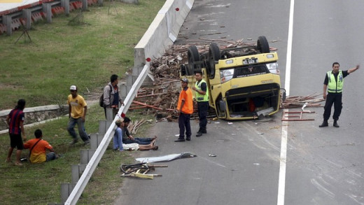 Kecelakaan Beruntun Truk di Tol Semarang-Solo, 6 Orang Tewas
