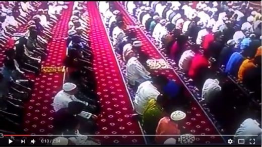 Seorang Jamaah Masjid Al Itihad Tebet, Meninggal Dunia Saat Sujud Salat Tarawih, Ini Videonya