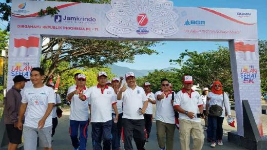 Peringati HUT RI, Ribuan Orang Meriahkan Jalan Sehat Jamkrindo di Palu