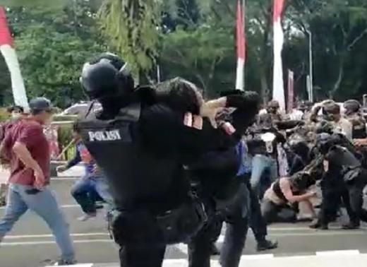 PKS Banten Sesalkan Tindakan Represif Polisi ke Mahasiswa di Tangerang