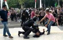 Mahasiswa Dibanting Polisi Saat Demo di Tangerang hingga Kejang-kejang