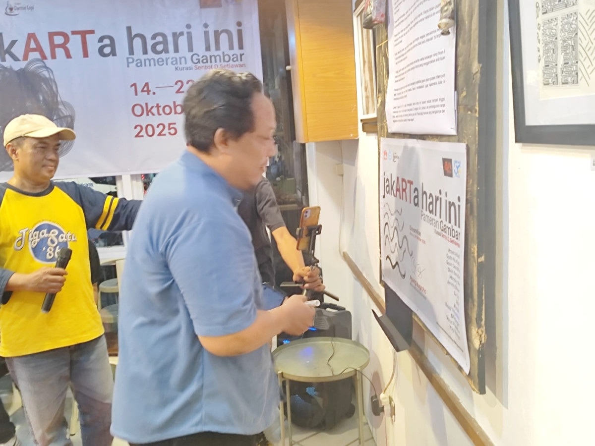 Agung Nugroho Buka Pameran Gambar JakARTa Hari Ini