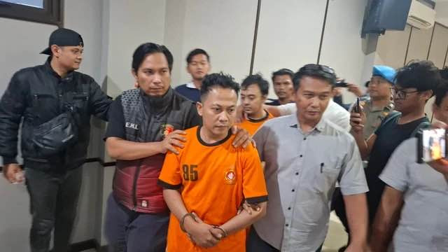 Pelaku Pembunuhan Sopir Taksi Online Bersembunyi di Makam Keramat, Diringkus Saat Ritual