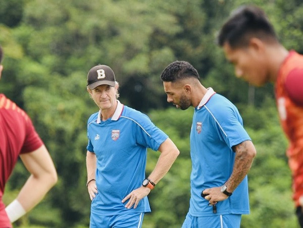 Lawan Madura United FC, Paul Huistra: Harus Bangkit Sekarang