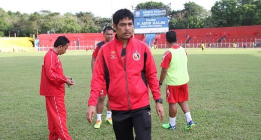 Jelang Bergulirnya ISL, Pelatih Semen Padang FC Nil Maizar, Mengaku Kesulitan Cari Pemain Muda Bagus
