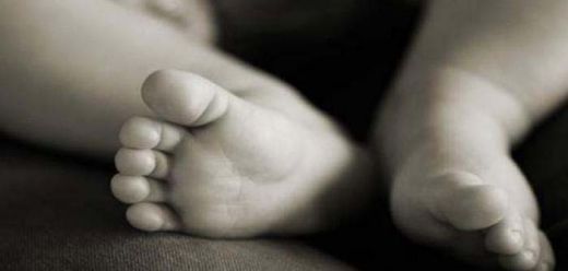 Astaga, Ibu Tusuk Perut Bayi dalam Pelukan Hingga Luka Parah