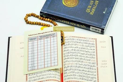 234 SC DKI Salurkan Bantuan Ribuan Al-Quran dan Sajadah