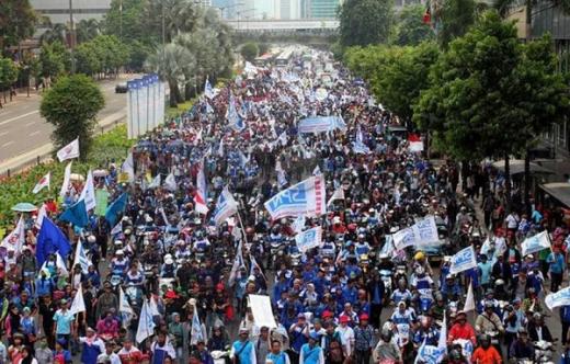 Desak Aturan JHT Dicabut, Seribu Buruh Geruduk Kemnaker Besok