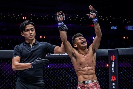Pukul KO Mantan Juara Dunia, Adrian Mattheis Bisa Jadi Role Model