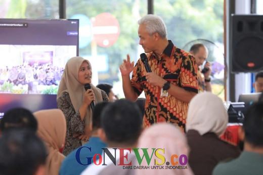 Berani Adu Argumen soal Pernikahan Dini, Pelajar di Pekalongan Ini Dapat Jam Tangan dari Ganjar Pranowo