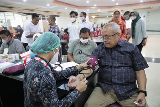 DWP Kemenpora Gelar Bakti Sosial Donor Darah, Mammografi dan Screening PTM di Peringati Hari Perempuan Nasional