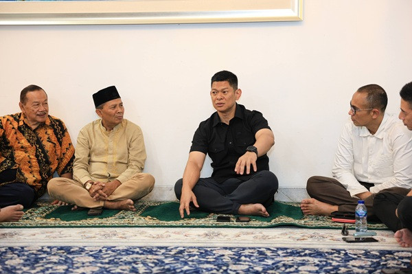 GoNews.co Saat acara berbuka puasa bersa