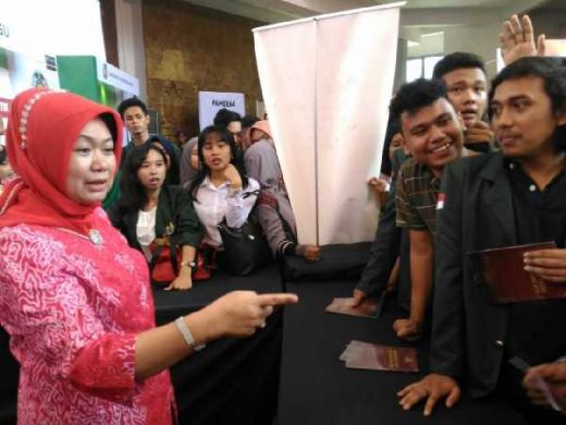 Siti Fauziah: Festival Konstitusi Luar Biasa, Banyak Pengetahuan Baru yang Diserap Mahasiswa