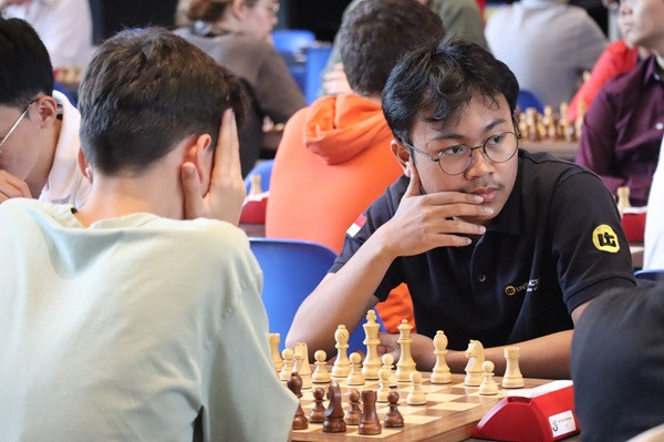 Adit Melangkah Mulus di Babak Pertama Biel Chess Festival 2025