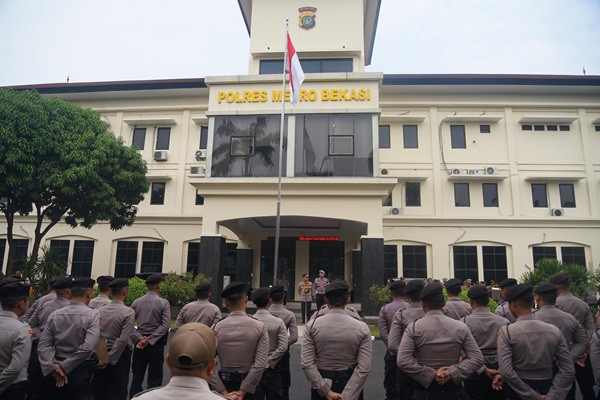 Kapolres Metro Bekasi Pimpin Gaktiblin Usai Apel Jam Pimpinan, Tegaskan Disiplin Internal Personel