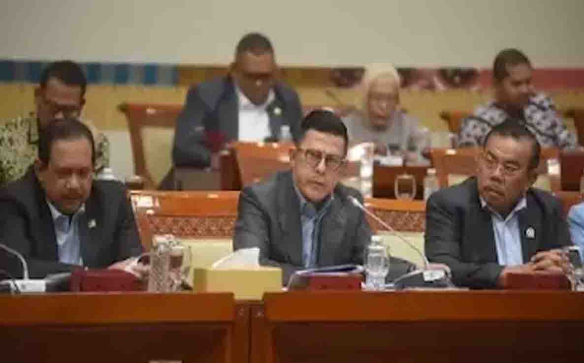 Larangan Tersangka Pakai Masker, DPR Ingatkan KPK Soal Hak dan Praduga Tak Bersalah