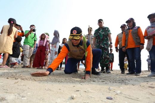 BNPB Bangun Benteng Alam dan Rambu Tsunami di Pandeglang