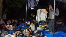 Api Karhutla Tak Kunjung Padam, Polisi Terpaksa Tidur di Hutan Kuala Cenaku Inhu