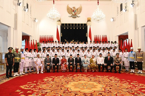 Menpora Dito Dampingi Presiden Jokowi Kukuhkan Paskibraka Tahun 2023