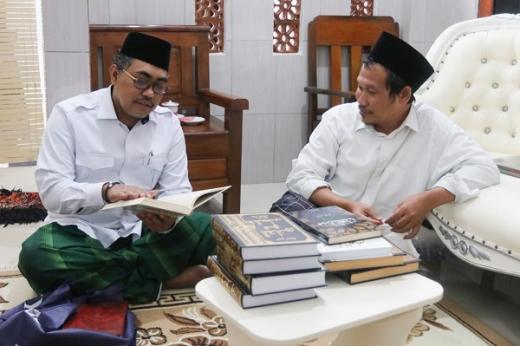 Tegas Katakan Musik Haram, Gus Baha: Tapi Jangan Vonis Kyai yang Memainkan Musik